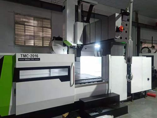 Drilling and tapping center machine type 5